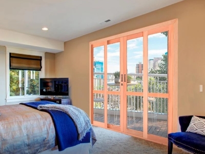 Esquadrias de madeira maciça